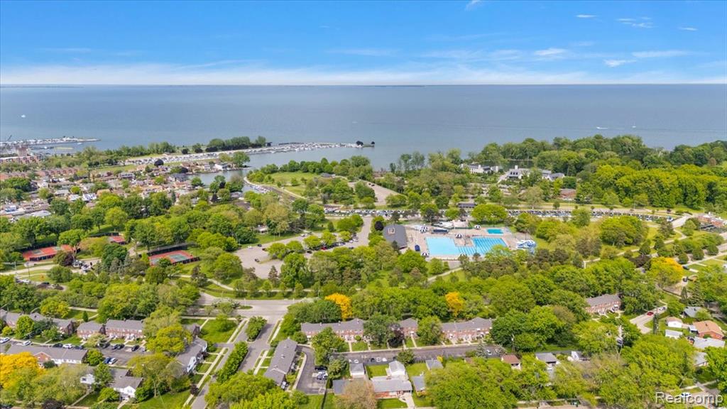 22865 Lakeshore Drive