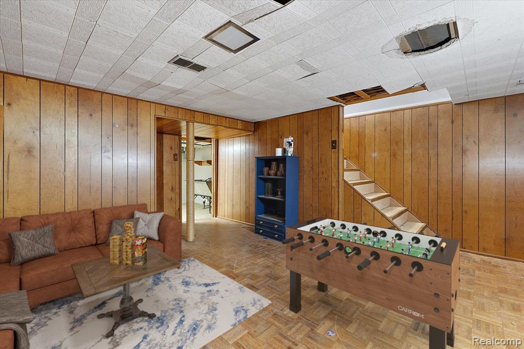 22865 Lakeshore Drive