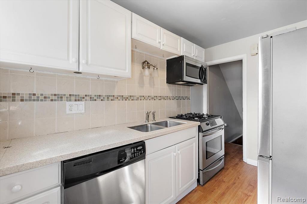 22865 Lakeshore Drive