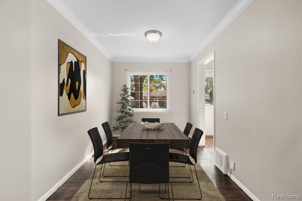 22865 Lakeshore Drive