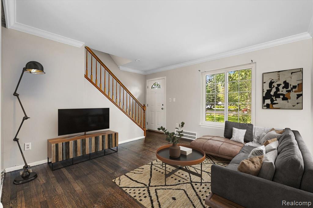 22865 Lakeshore Drive