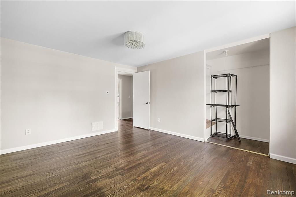 22865 Lakeshore Drive