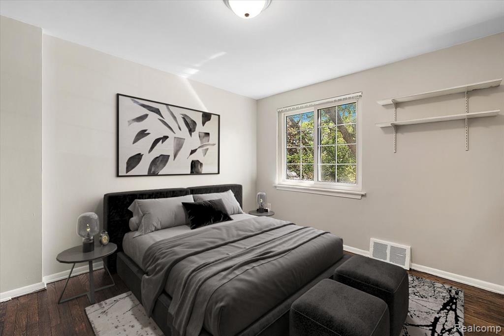 22865 Lakeshore Drive