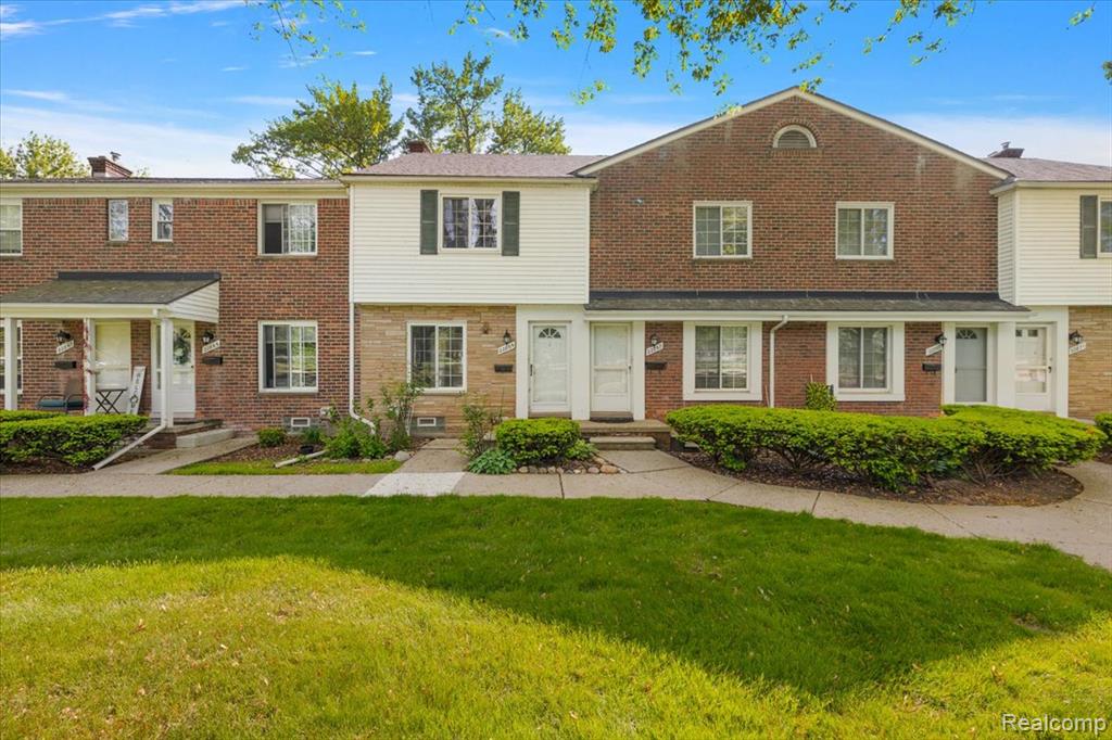 22865 Lakeshore Drive