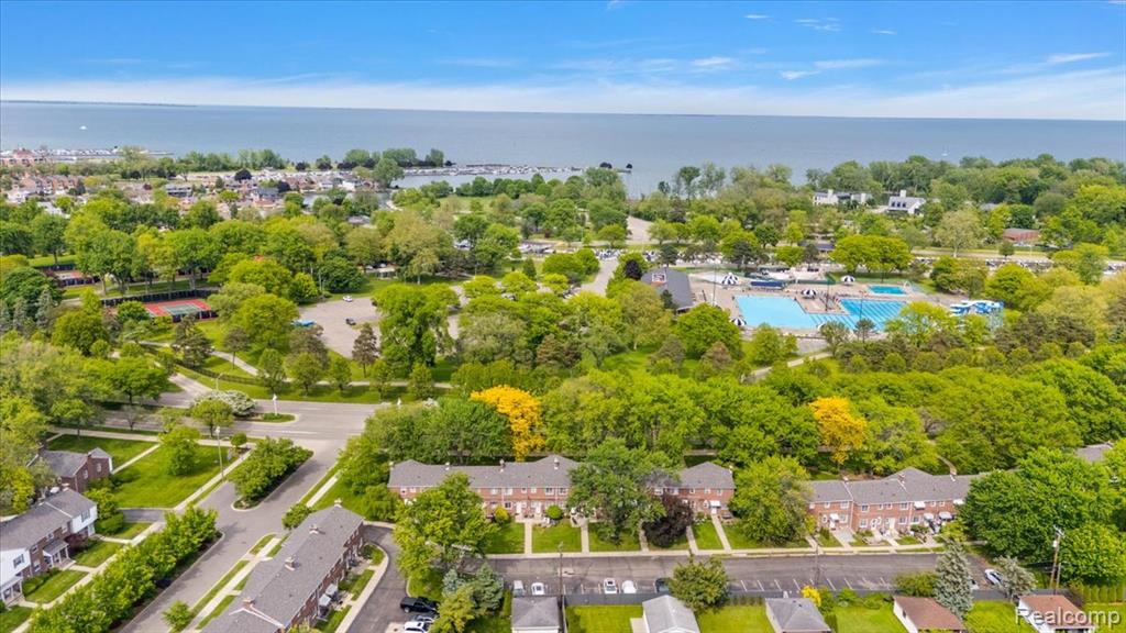 22865 Lakeshore Drive