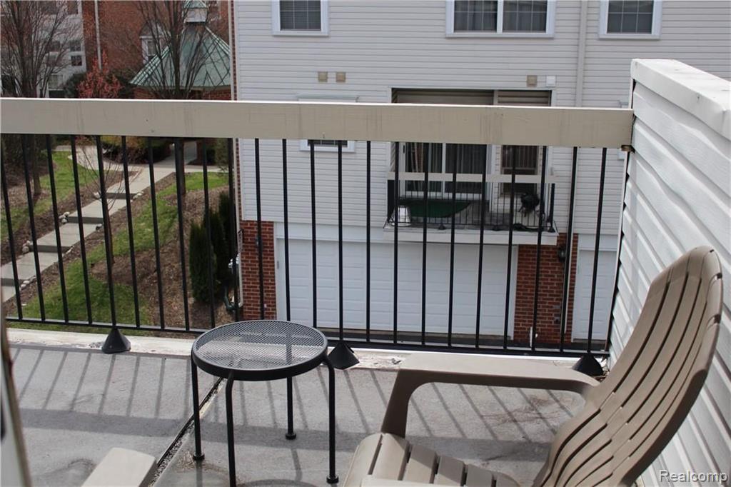 157 W Kenilworth Avenue