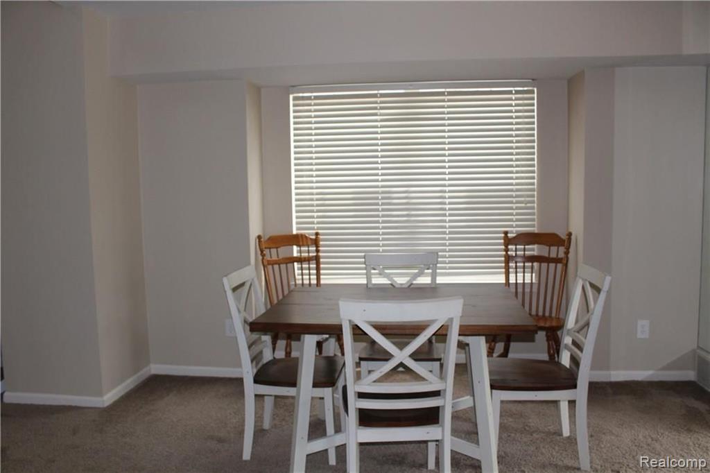 157 W Kenilworth Avenue