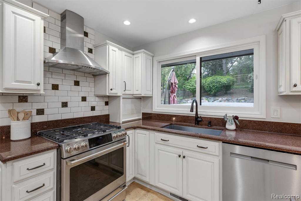 793 Box Canyon Court