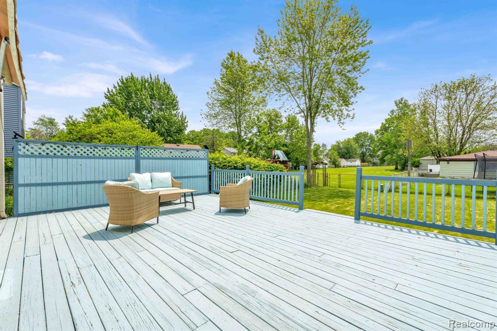 43819 Fredericksburg Street