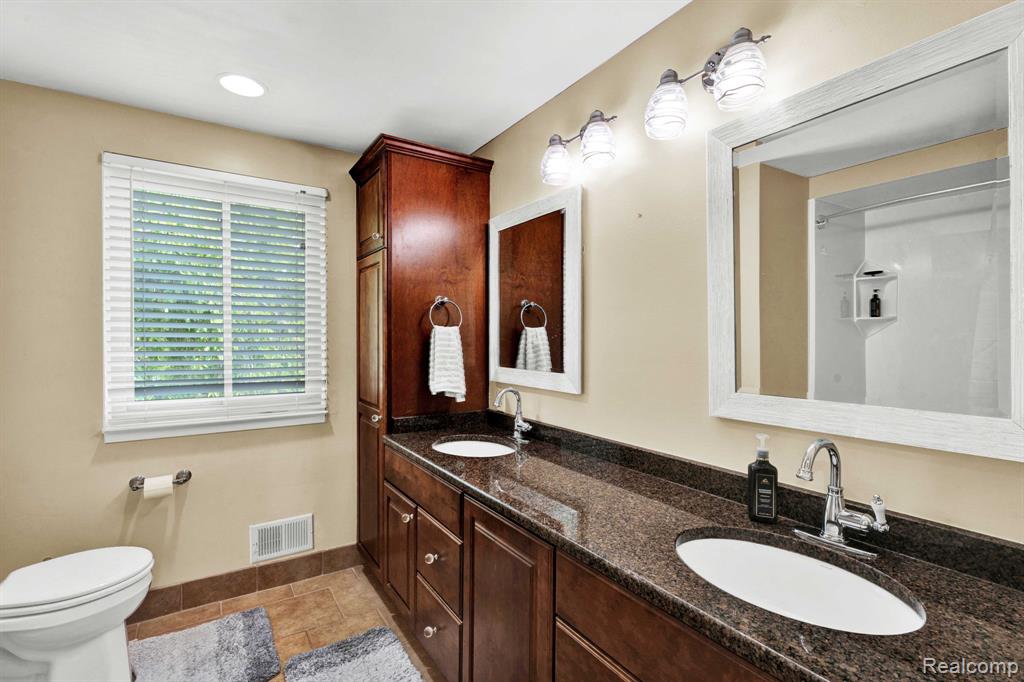 43819 Fredericksburg Street