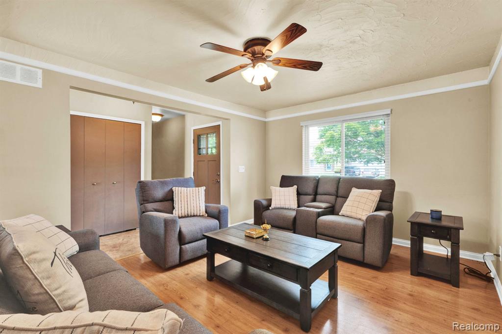 43819 Fredericksburg Street