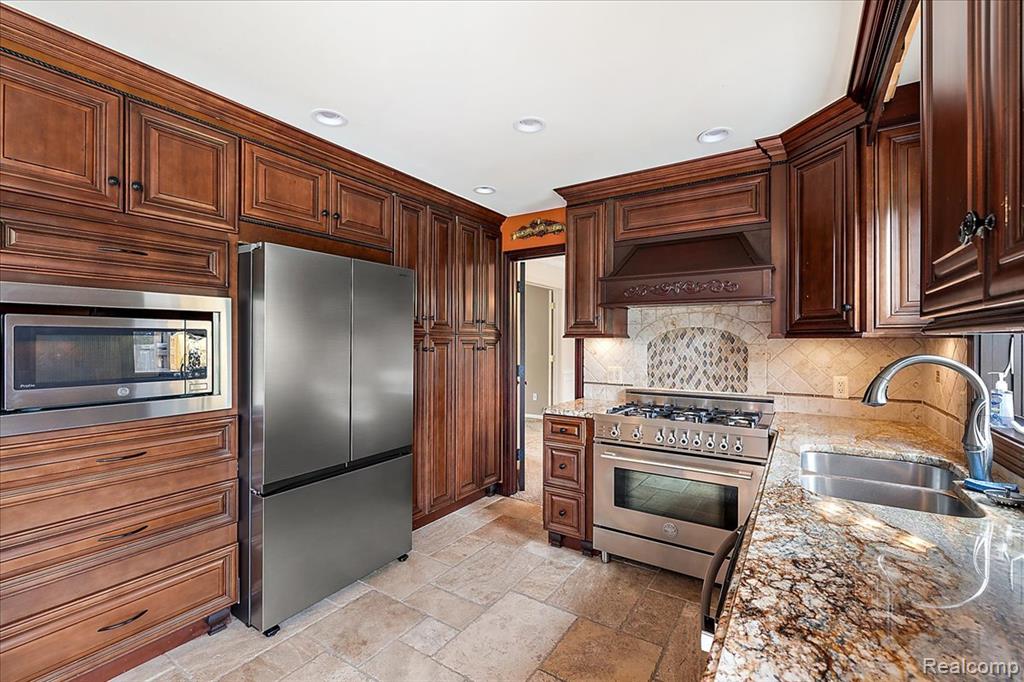 3129 Sandy Creek Drive