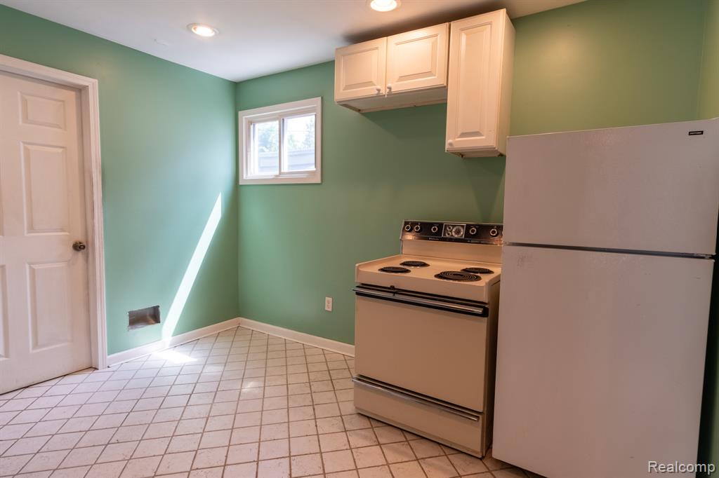 623 E Brockton Avenue