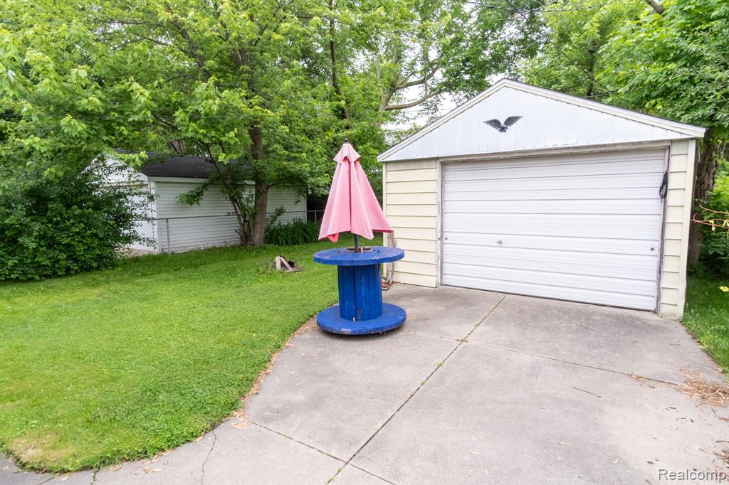 623 E Brockton Avenue