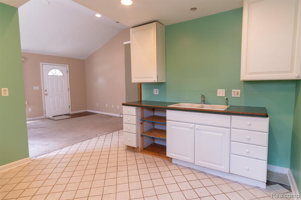 623 E Brockton Avenue