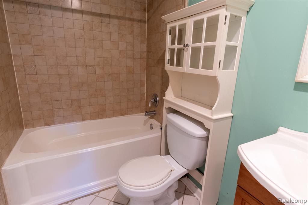 623 E Brockton Avenue