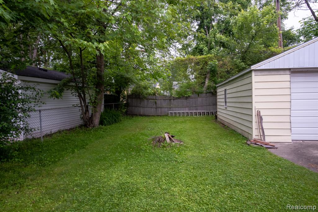 623 E Brockton Avenue