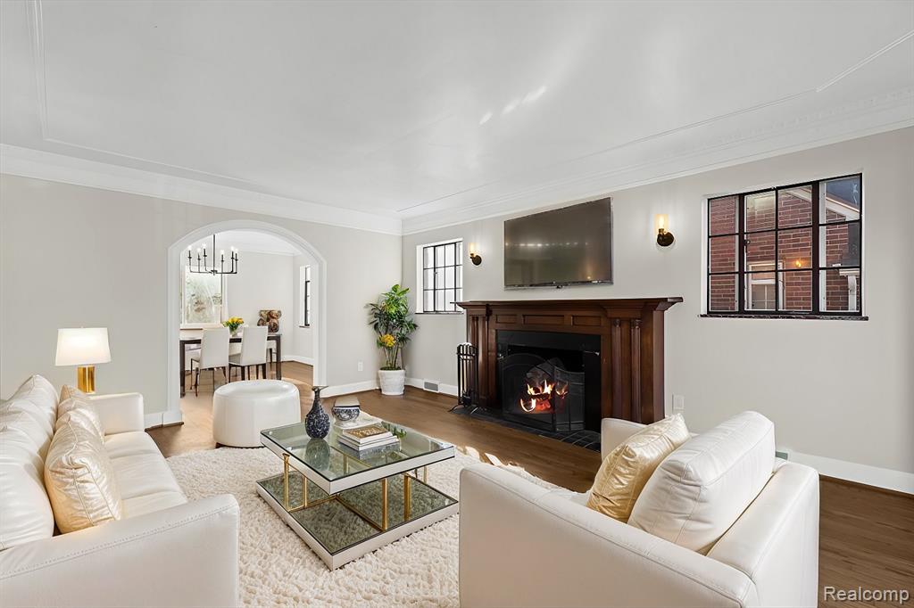 17360 Greenlawn Street