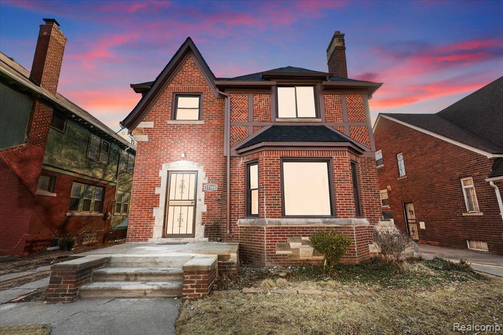 17360 Greenlawn Street