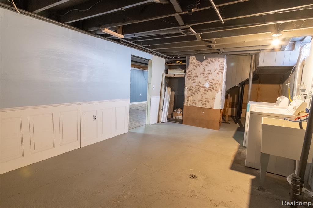 21806 Trombly Street