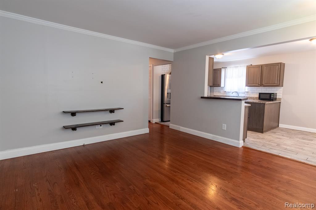 21806 Trombly Street