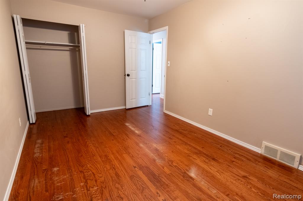 21806 Trombly Street