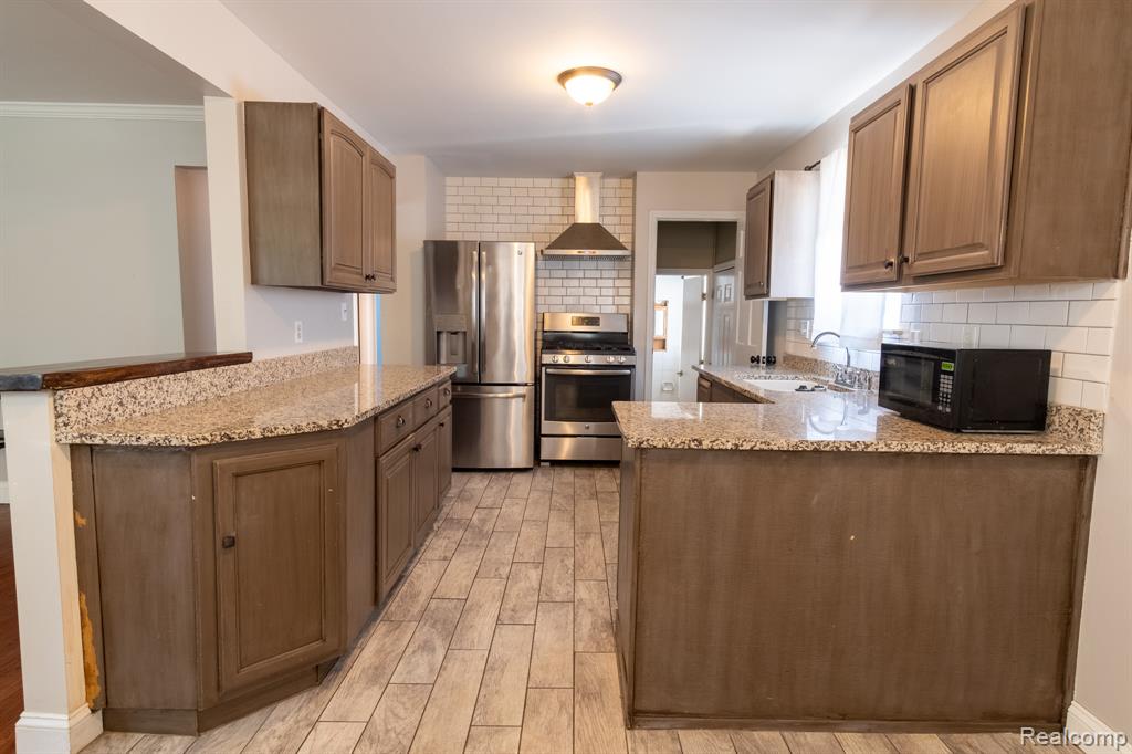 21806 Trombly Street