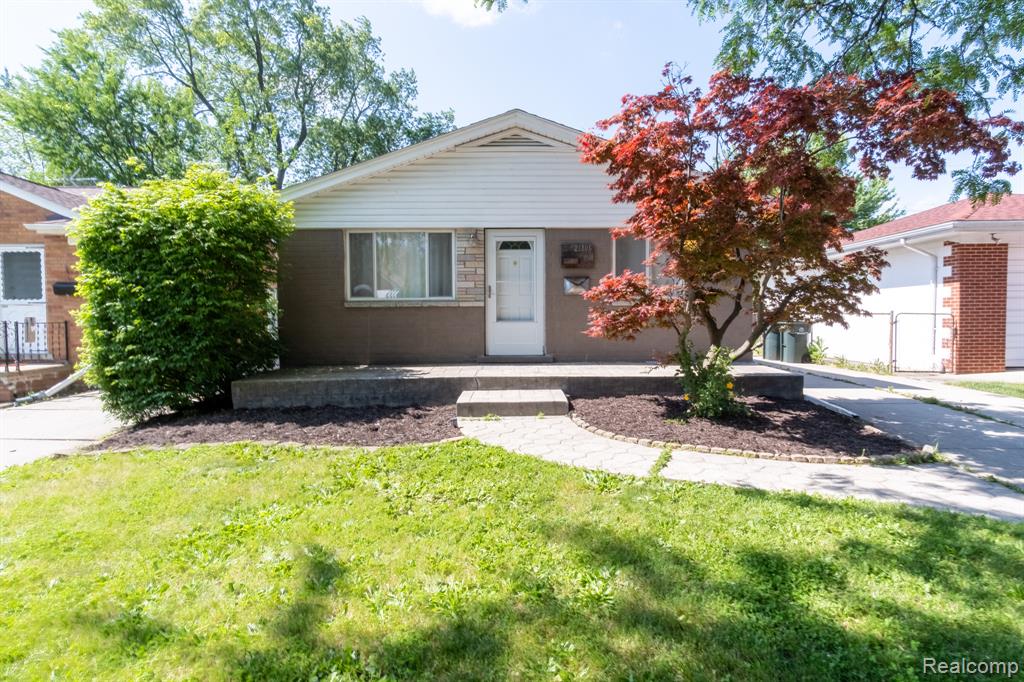 21806 Trombly Street