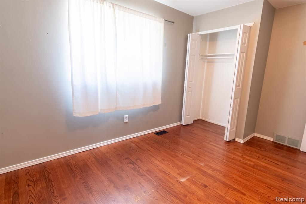 21806 Trombly Street