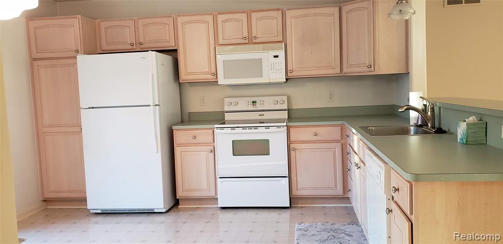 28292 Carlton Way Drive