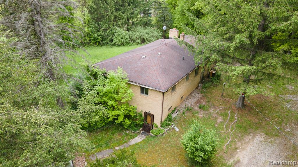 2515 Lakeville Road