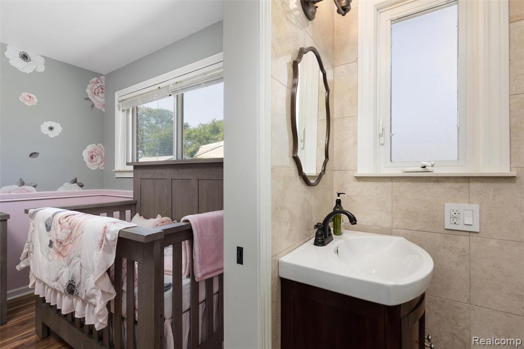 35416 W Chicago Street