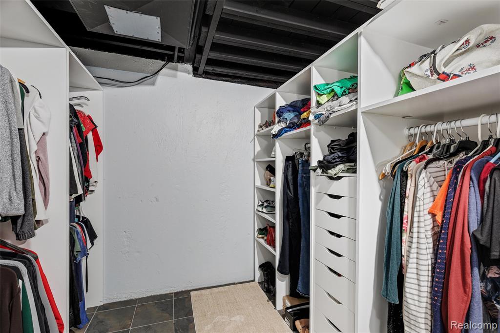 35416 W Chicago Street