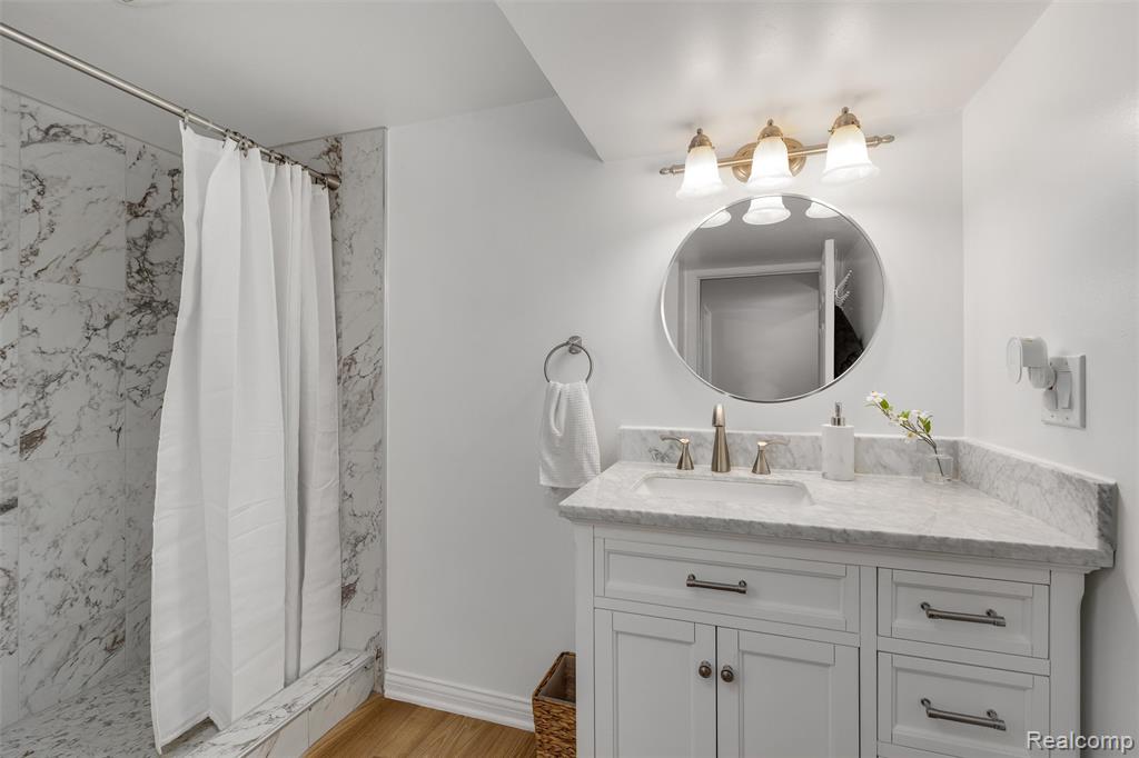 35416 W Chicago Street