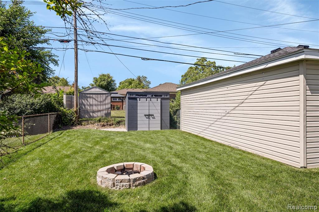 35416 W Chicago Street