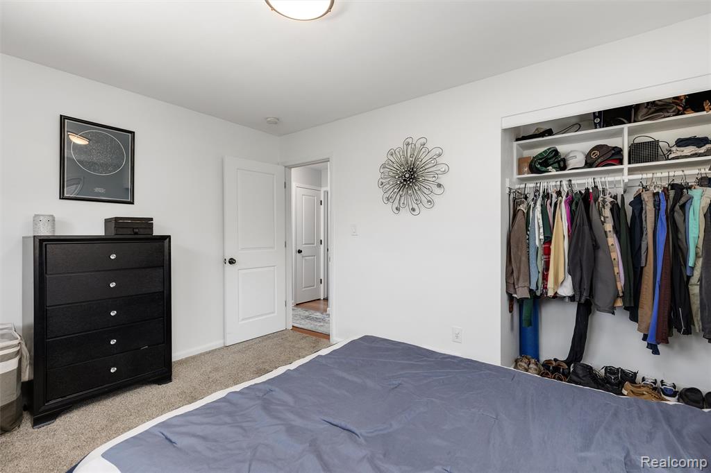 35416 W Chicago Street