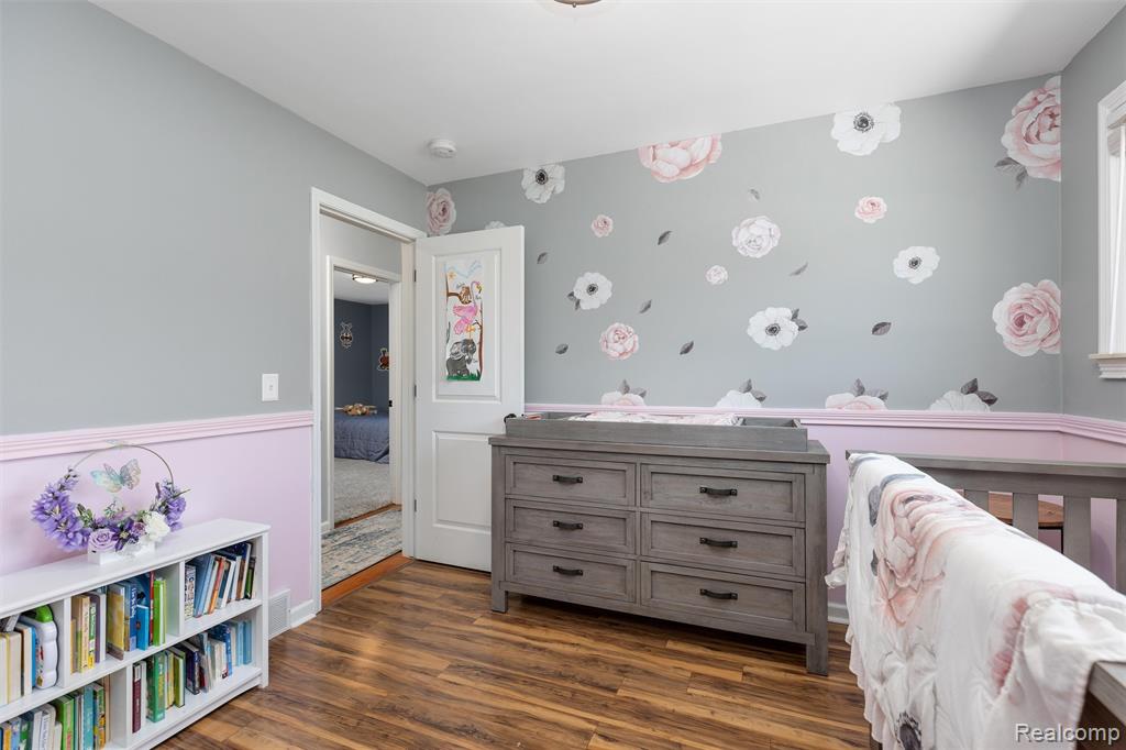 35416 W Chicago Street