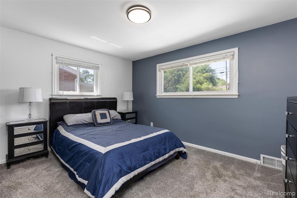 35416 W Chicago Street