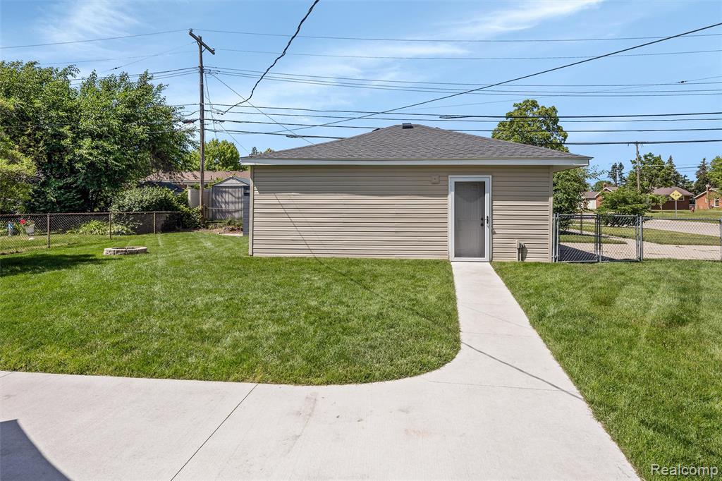 35416 W Chicago Street