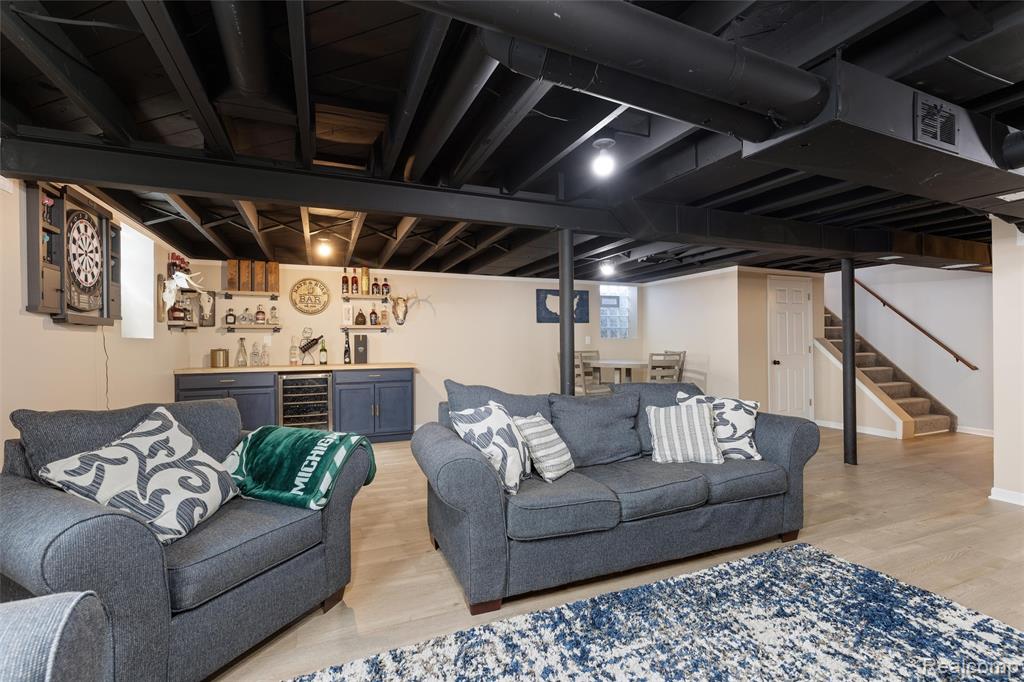 35416 W Chicago Street