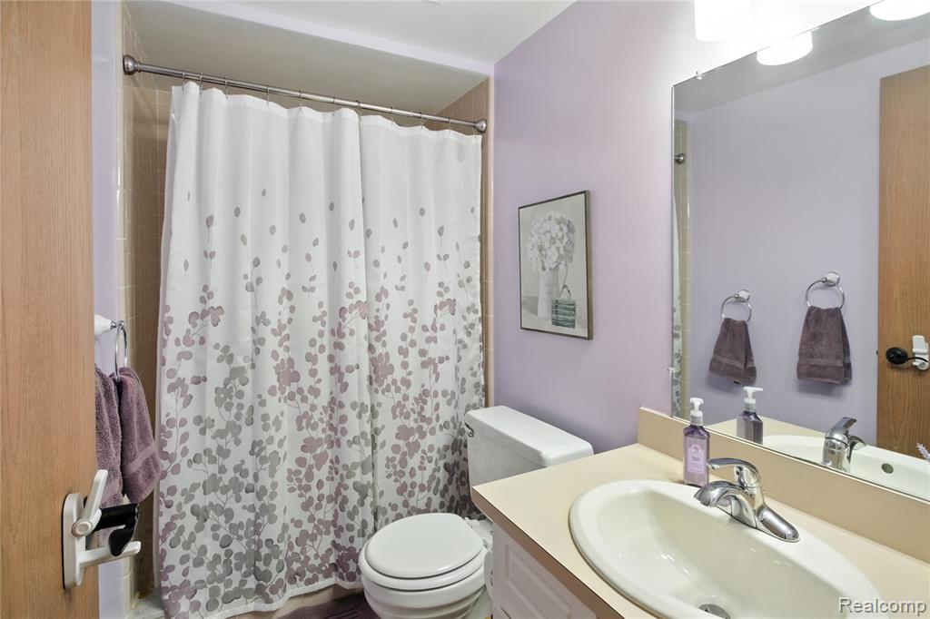 3422 Gloucester Drive