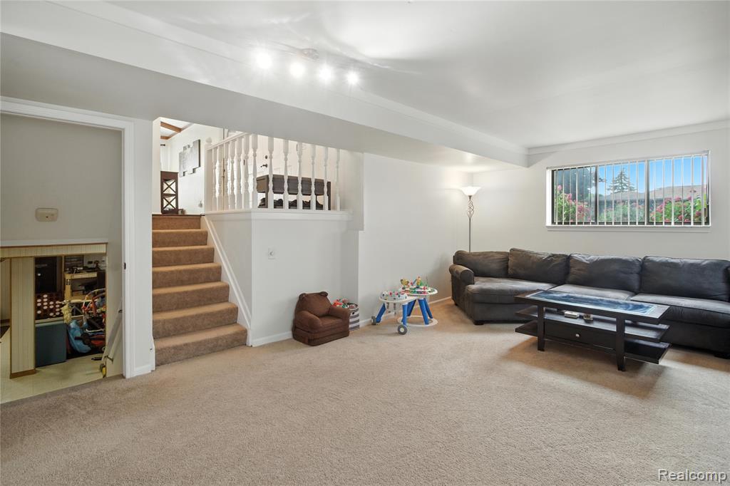 3422 Gloucester Drive