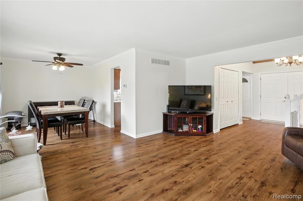 3422 Gloucester Drive