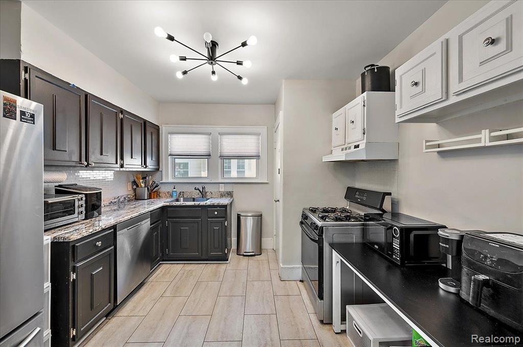 129 E Maryland Avenue