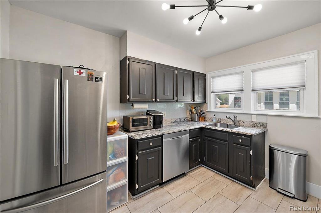 129 E Maryland Avenue