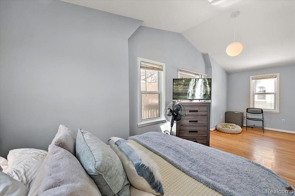 129 E Maryland Avenue