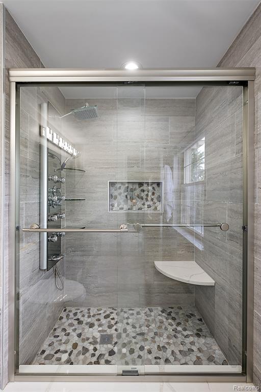 39251 W Royal Doulton Boulevard