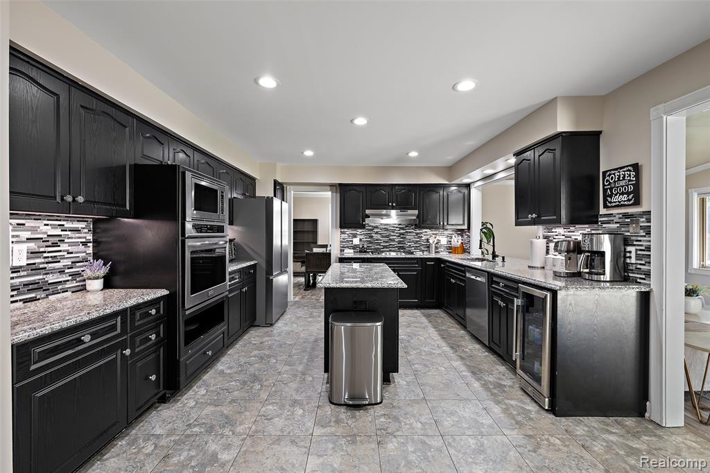 39251 W Royal Doulton Boulevard