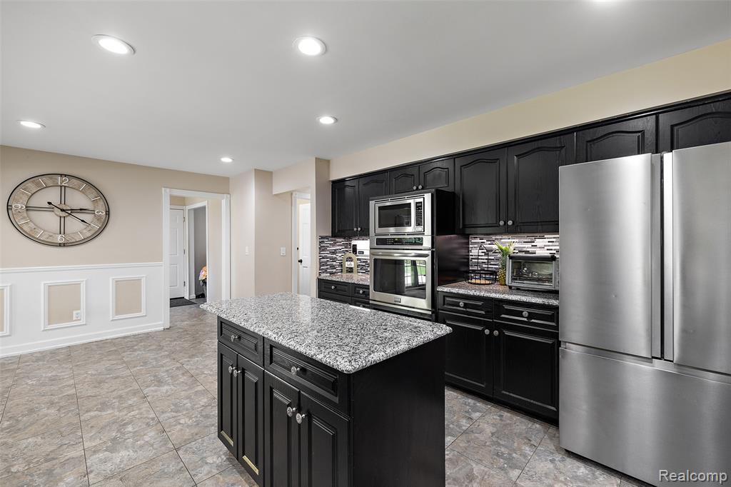 39251 W Royal Doulton Boulevard