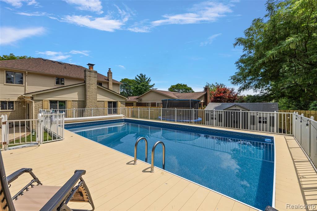 39251 W Royal Doulton Boulevard